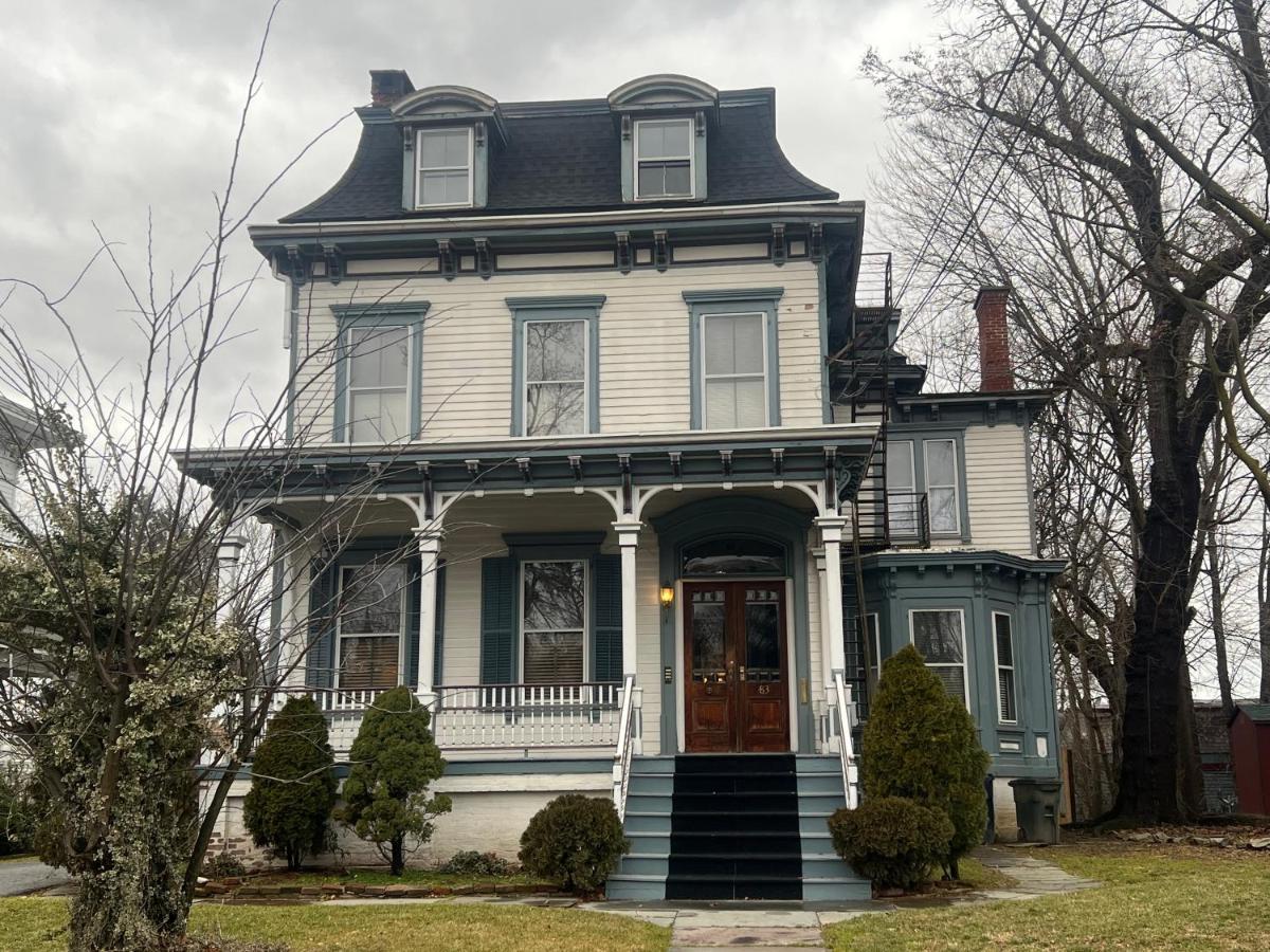 1 Bedroom Private Victorian Apt In Convenient City Location On 5 Acre, Sleeps 4 Poughkeepsie Exterior photo
