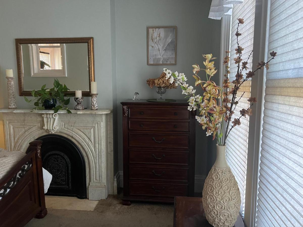 1 Bedroom Private Victorian Apt In Convenient City Location On 5 Acre, Sleeps 4 Poughkeepsie Exterior photo