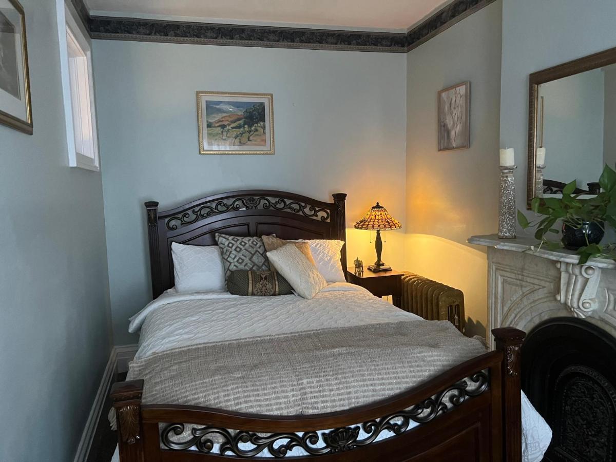 1 Bedroom Private Victorian Apt In Convenient City Location On 5 Acre, Sleeps 4 Poughkeepsie Exterior photo